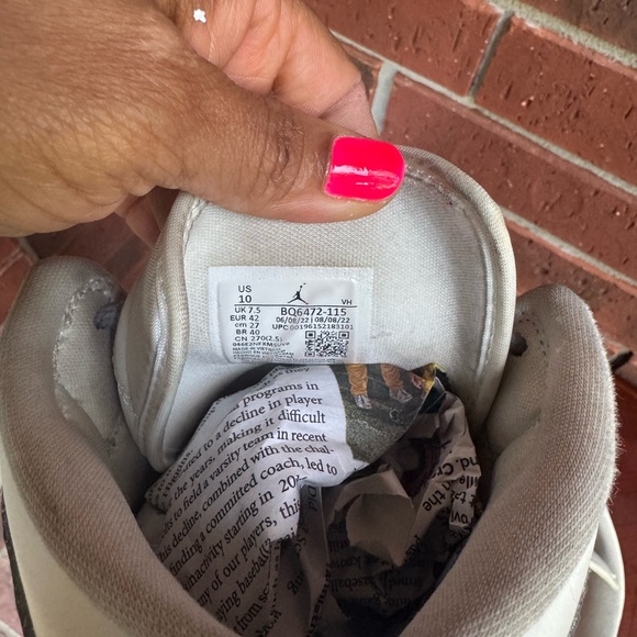 Jordan Women's Sneakers in Gray and White - Picture 9 of 10